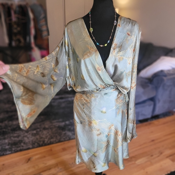 Zara Printed Elegant Floral Wrap With Bell Sleeves Dress Size XXL - Picture 3 of 16